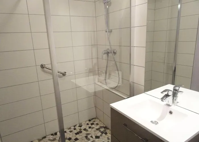 Aixilia - Au Coeur De La Ville, Pour 2 Personnes ! Mae-7494 *